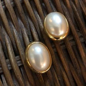 Vintage Fernando Originals faux pearl earrings